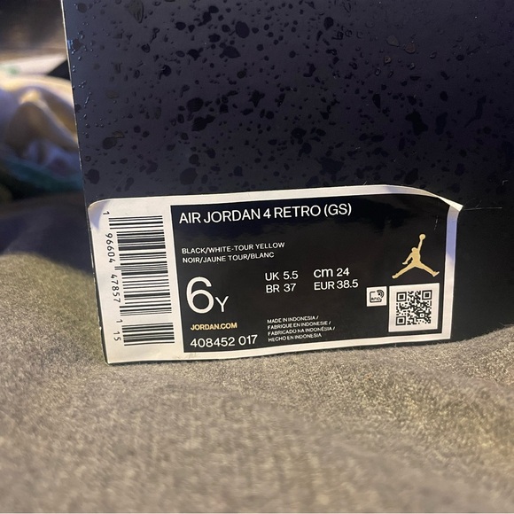 Jordan 4s black and yellow thunders size 6 - Picture 3 of 6